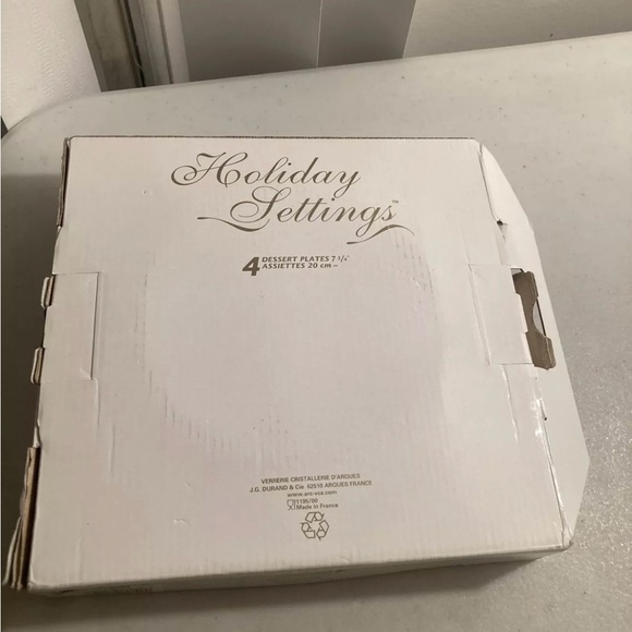 NOS Arcoroc Set Of 4 Emerald Classique Green Dessert 7 3/4” Glass Plates - Picture 3 of 9